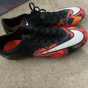 NIKE Cleats